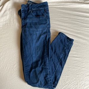 American Eagle. Hi rise jegging. 4.